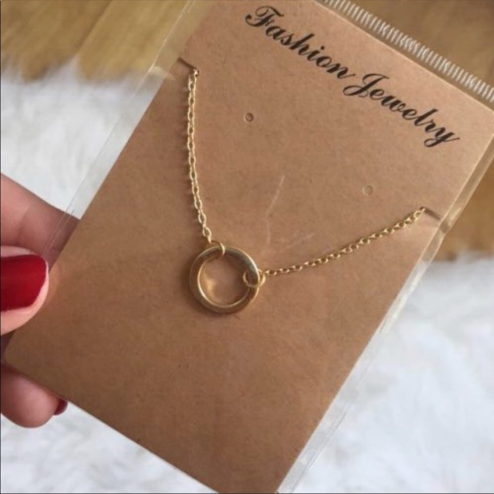 Simple Circle Gold Pendant Necklace - Picture 4 of 4